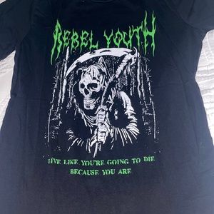 Women’s graphic shirt